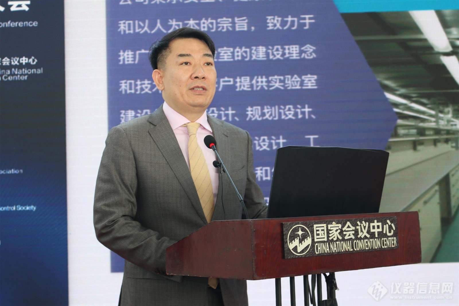 黄建宇.JPG 黄建宇.JPG