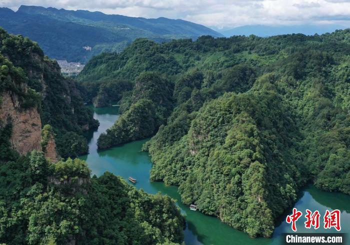 张家界宝峰湖景区(资料图)。 吴勇兵 摄 张家界宝峰湖景区(资料图)。 吴勇兵 摄